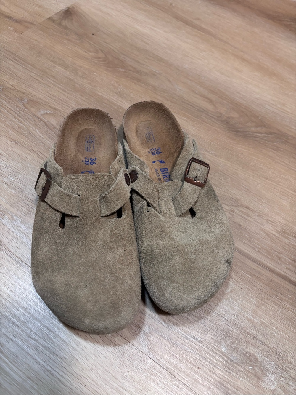 Birkenstock Boston Suede Clogs Unisex Taupe Soft Footbed slippers size 36